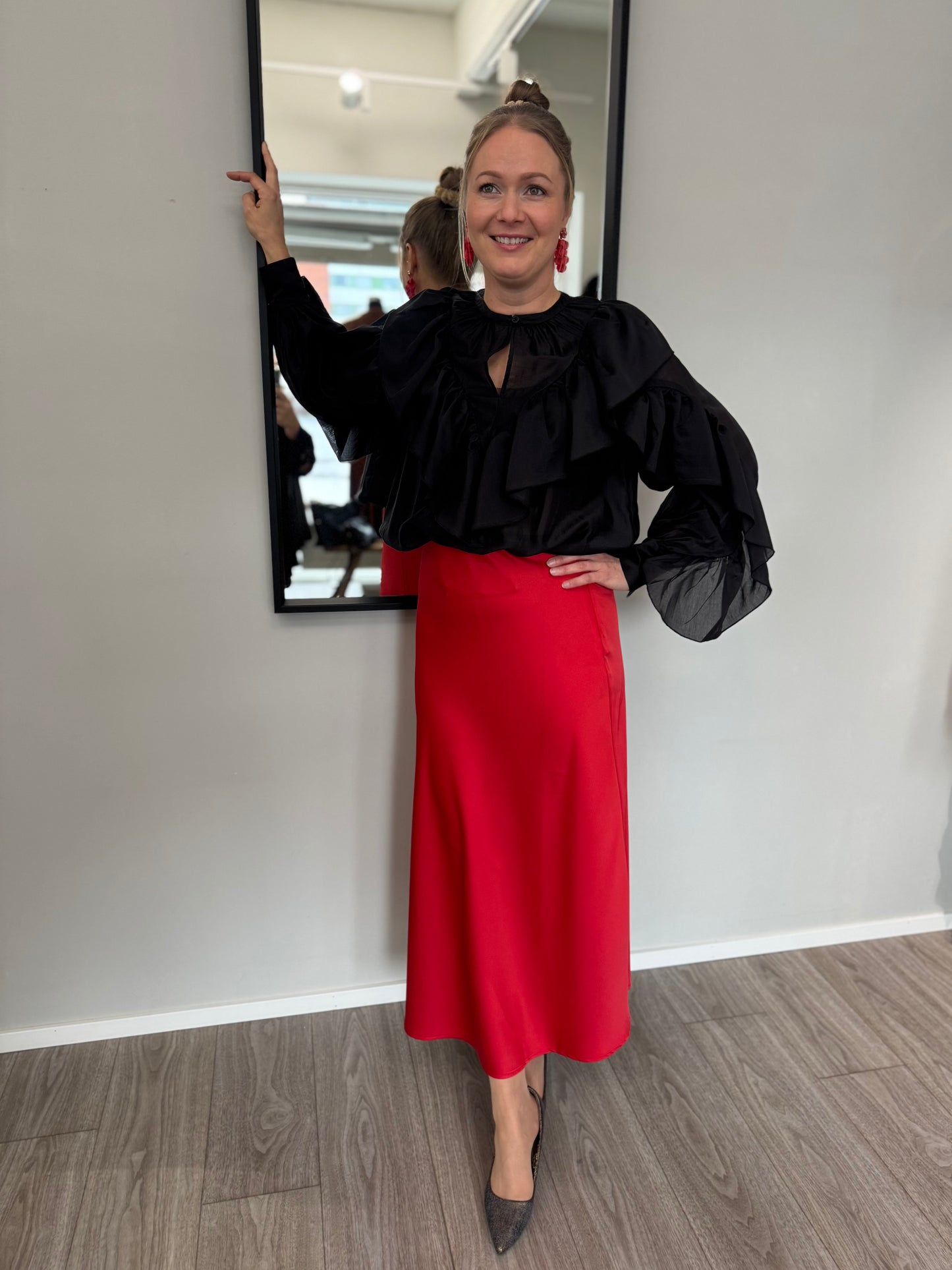 Second Female - pusero - musta