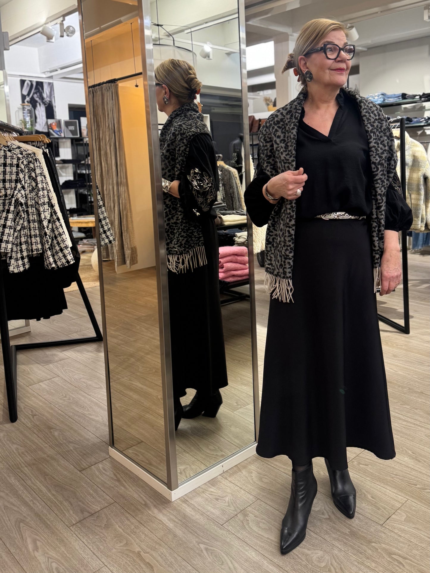 Part Two - huivi - musta/harmaa/leopardi