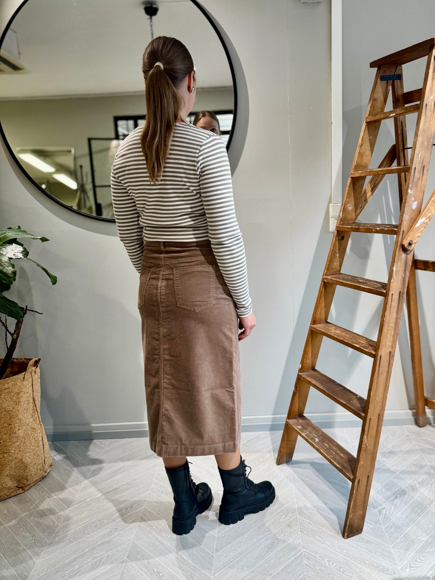 Claire Woman - hame - hiekka