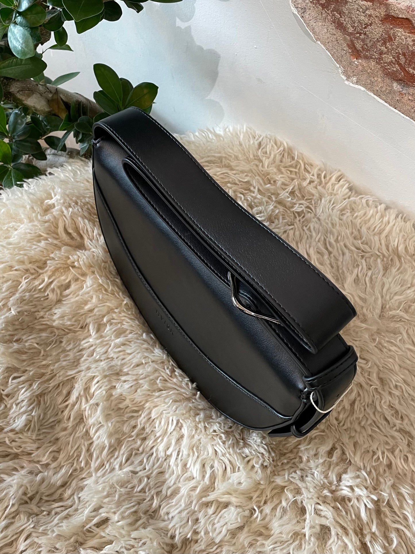 Hvisk - laukku - musta