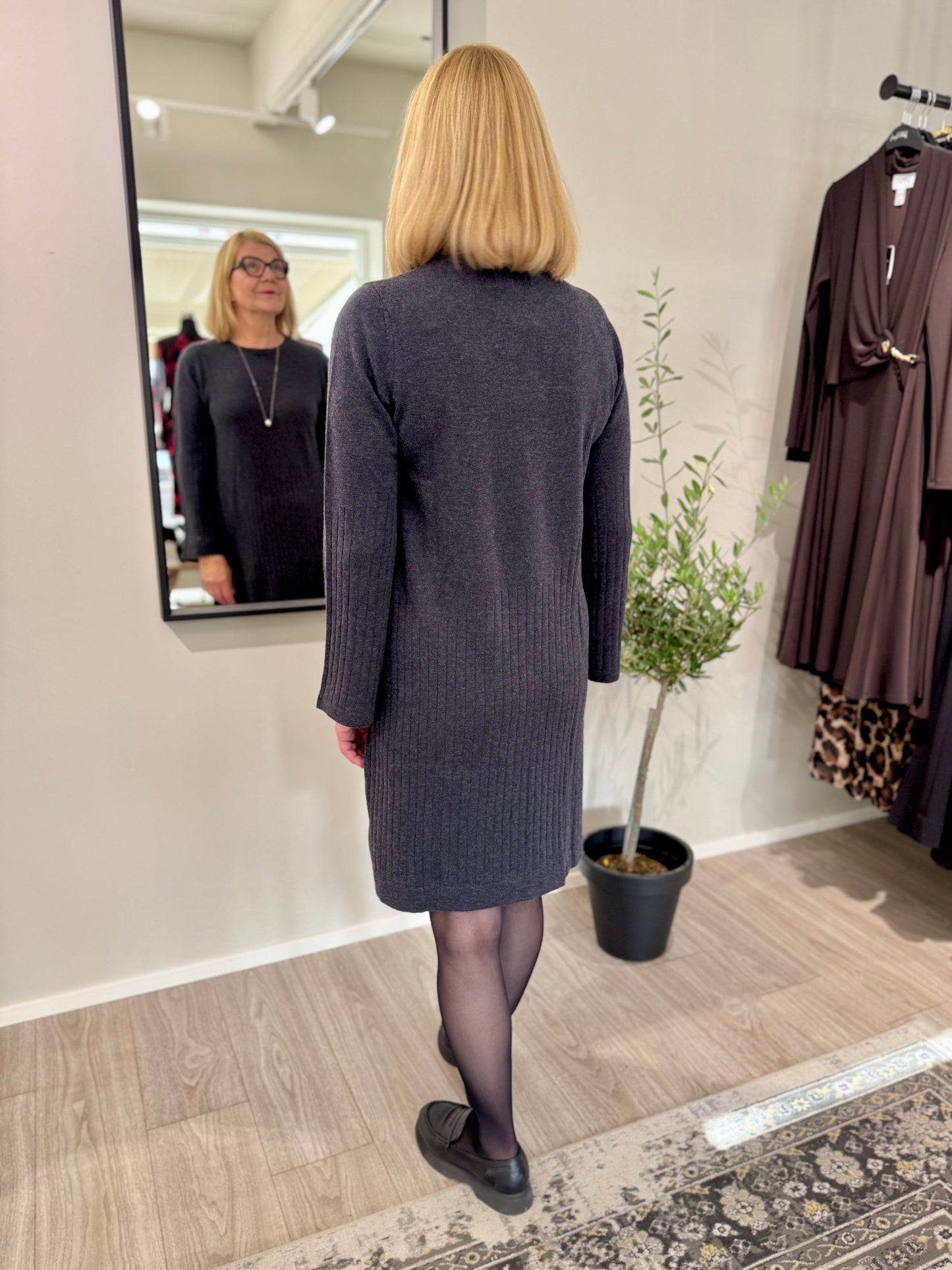 Holebrook - neulemekko - tummanharmaa