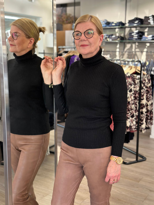 Claire Woman - pooloneule - musta