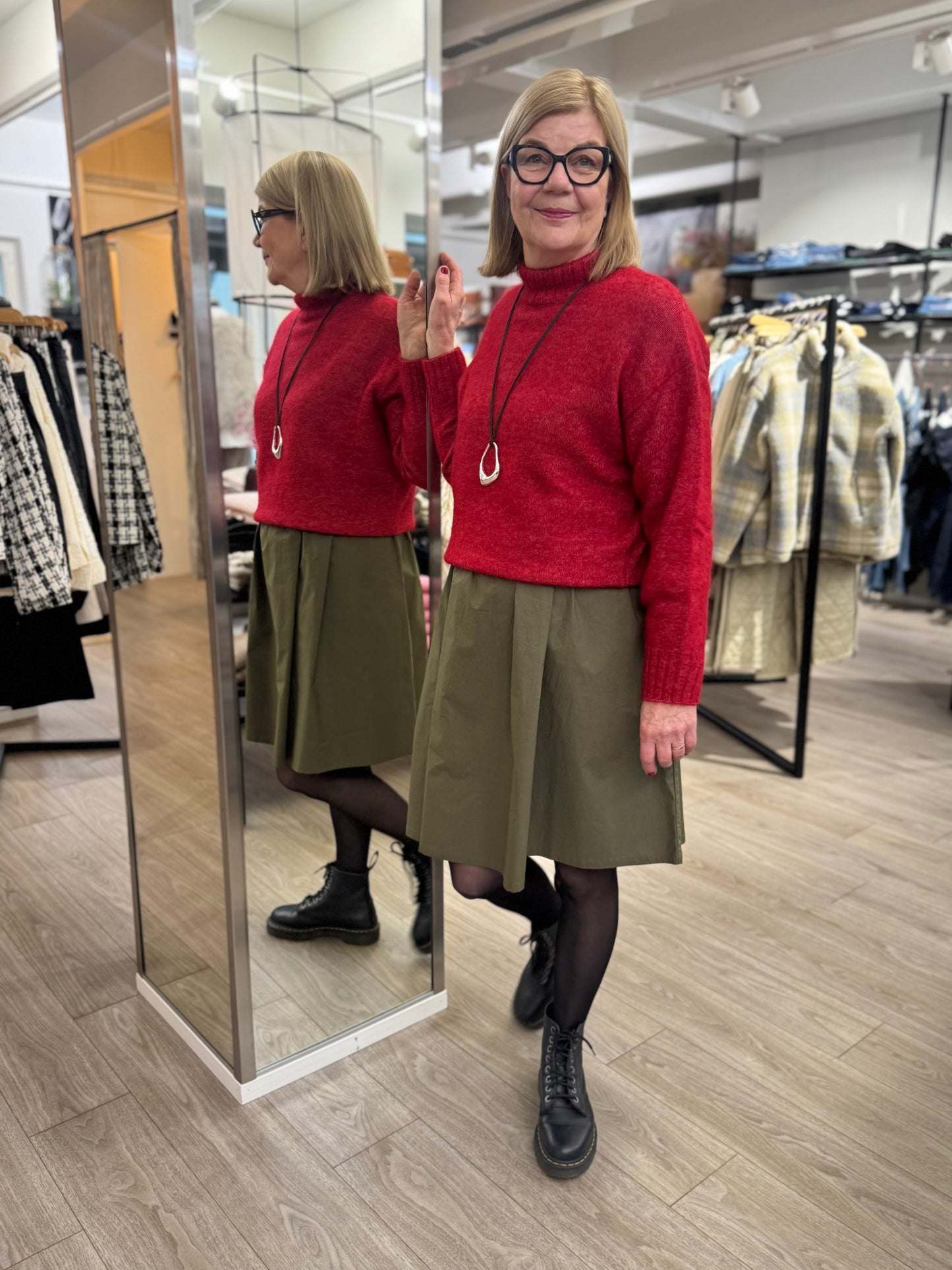 Second Female - neule - punainen