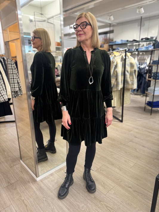 Part Two - mekko - tummanvihreä