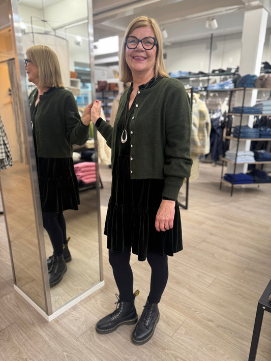 Part Two - neuletakki - tummanvihreä