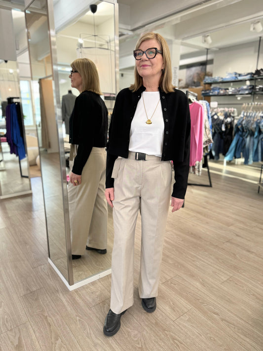 Second Female - neuletakki - musta