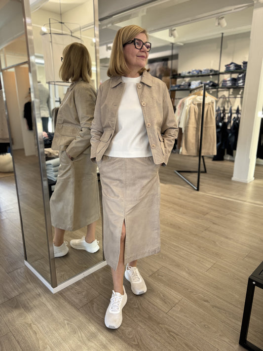 Claire Woman - nahkahame - hiekka