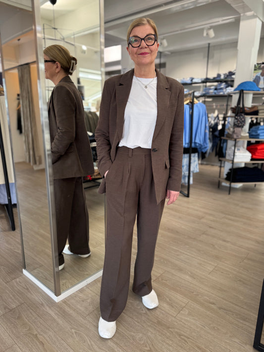 Second Female - bleiseri - ruskea