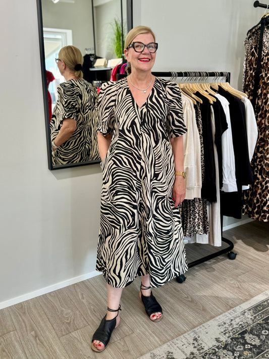 Second Female - mekko - musta/kuvio