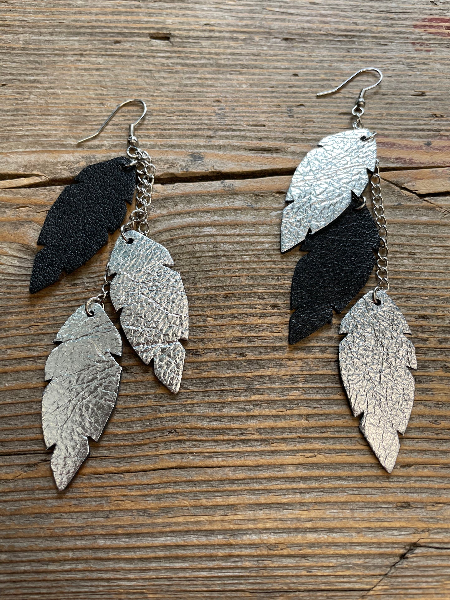 Viaminnet - korvakorut - hopea/musta