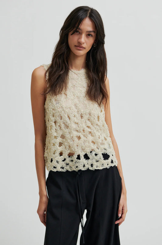 Second Female - toppi - hiekka