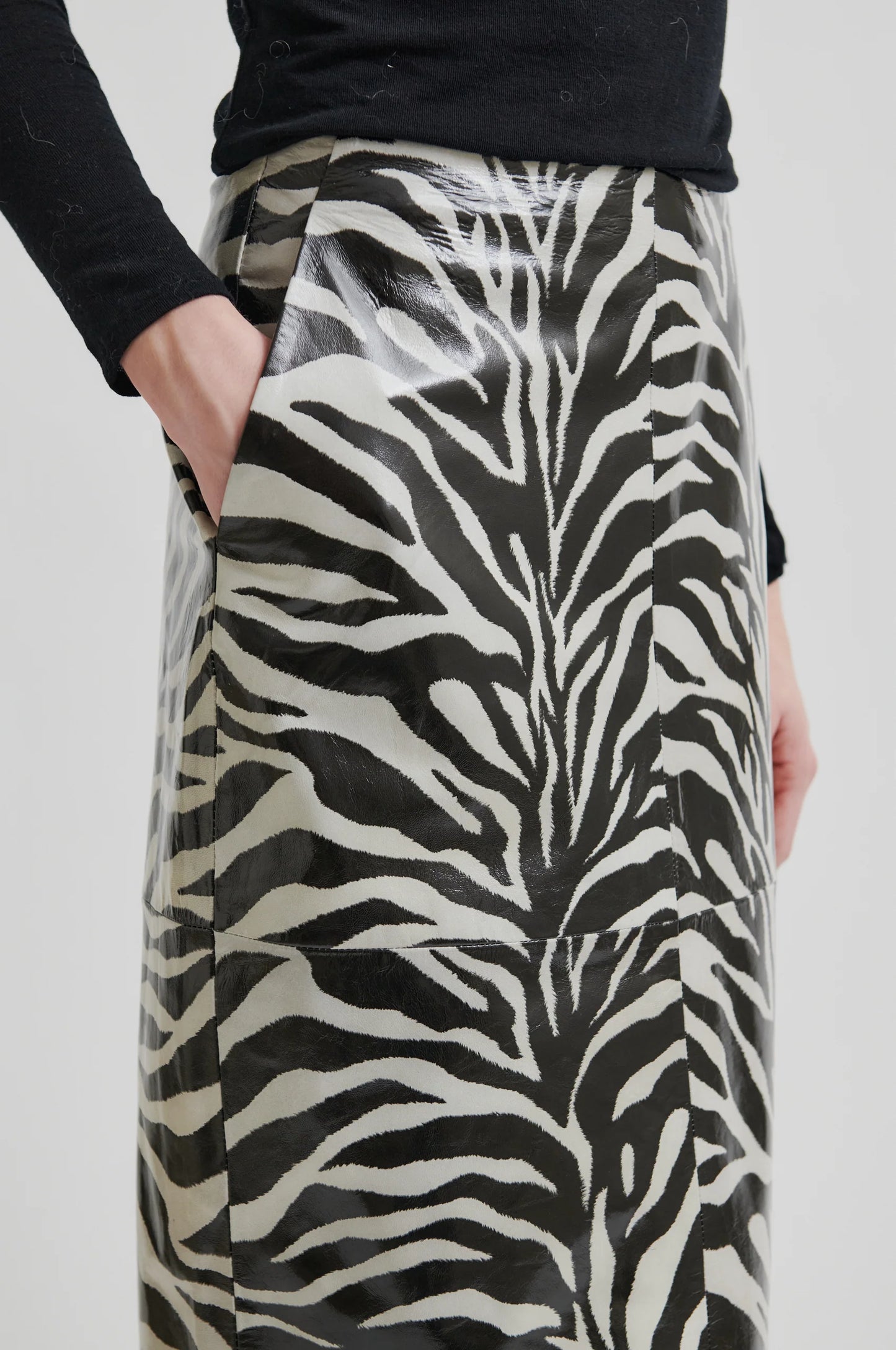 Second Female - hame - seepra