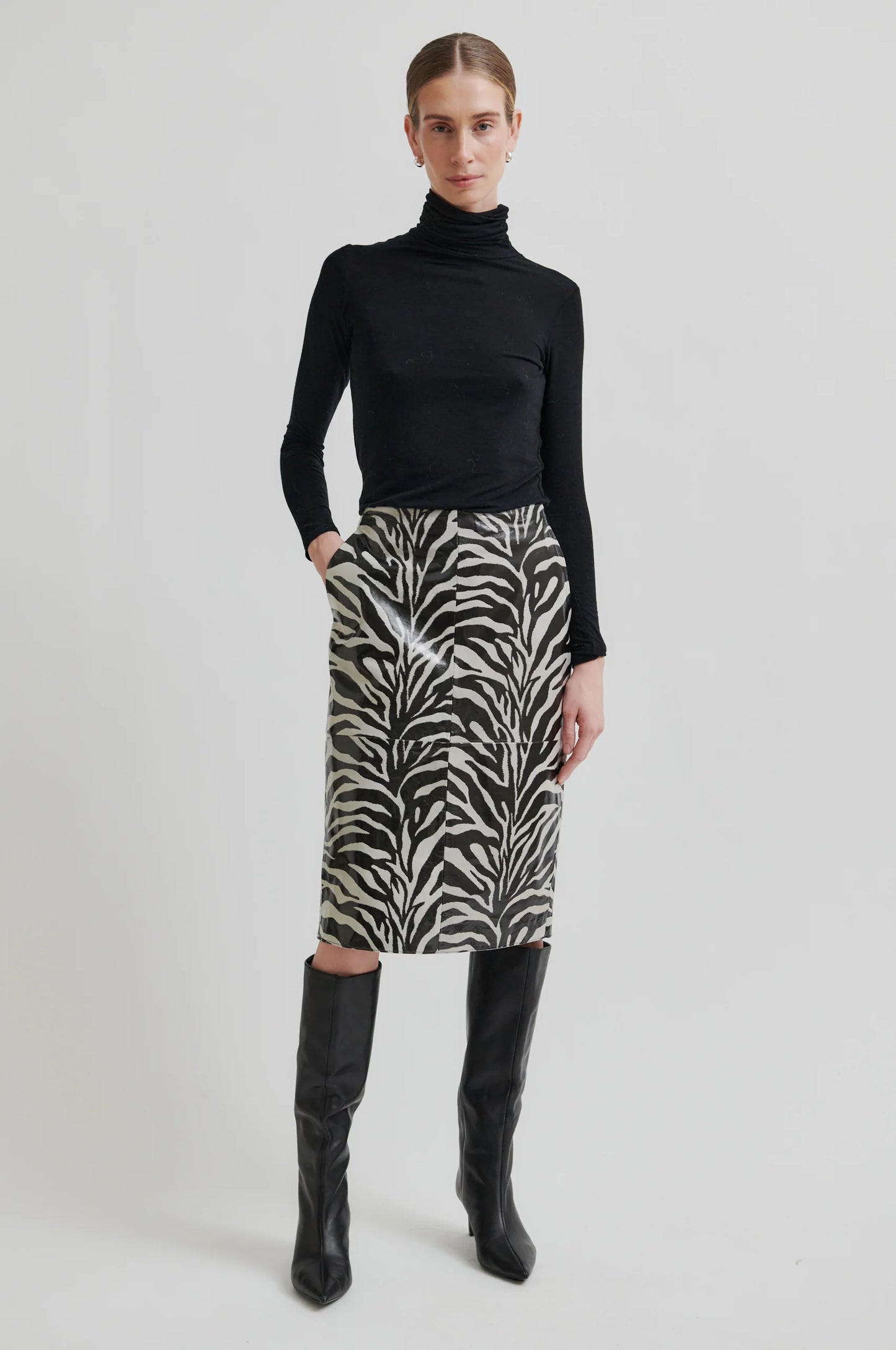 Second Female - hame - seepra