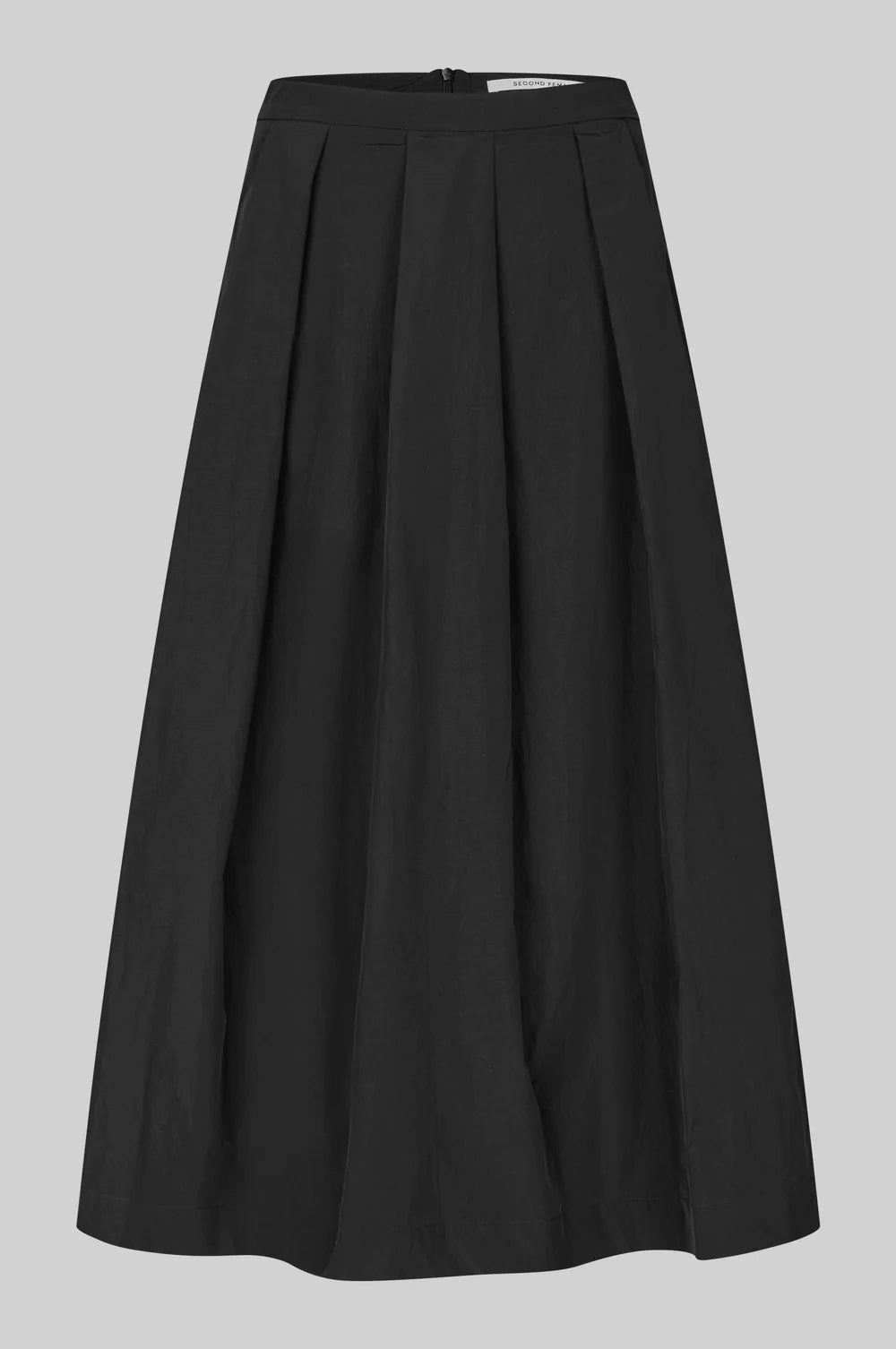 Second Female - hame - musta